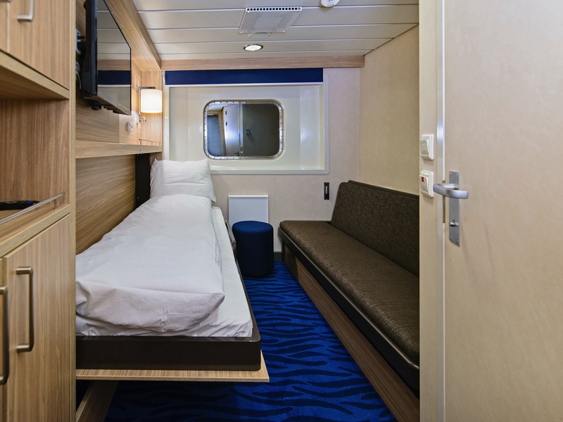 Arctic Superior | Twin on promenade deck with window